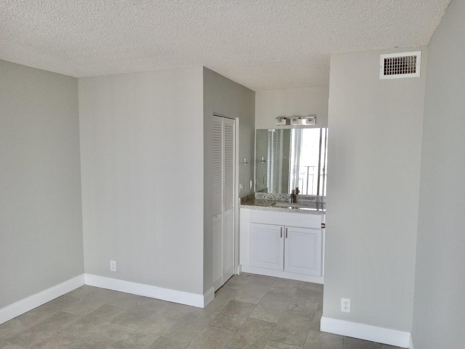 738 Executive Center Drive # 32 — Photo 4