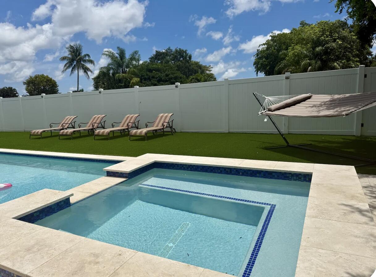 9819 Spanish Isles Drive — Photo 2