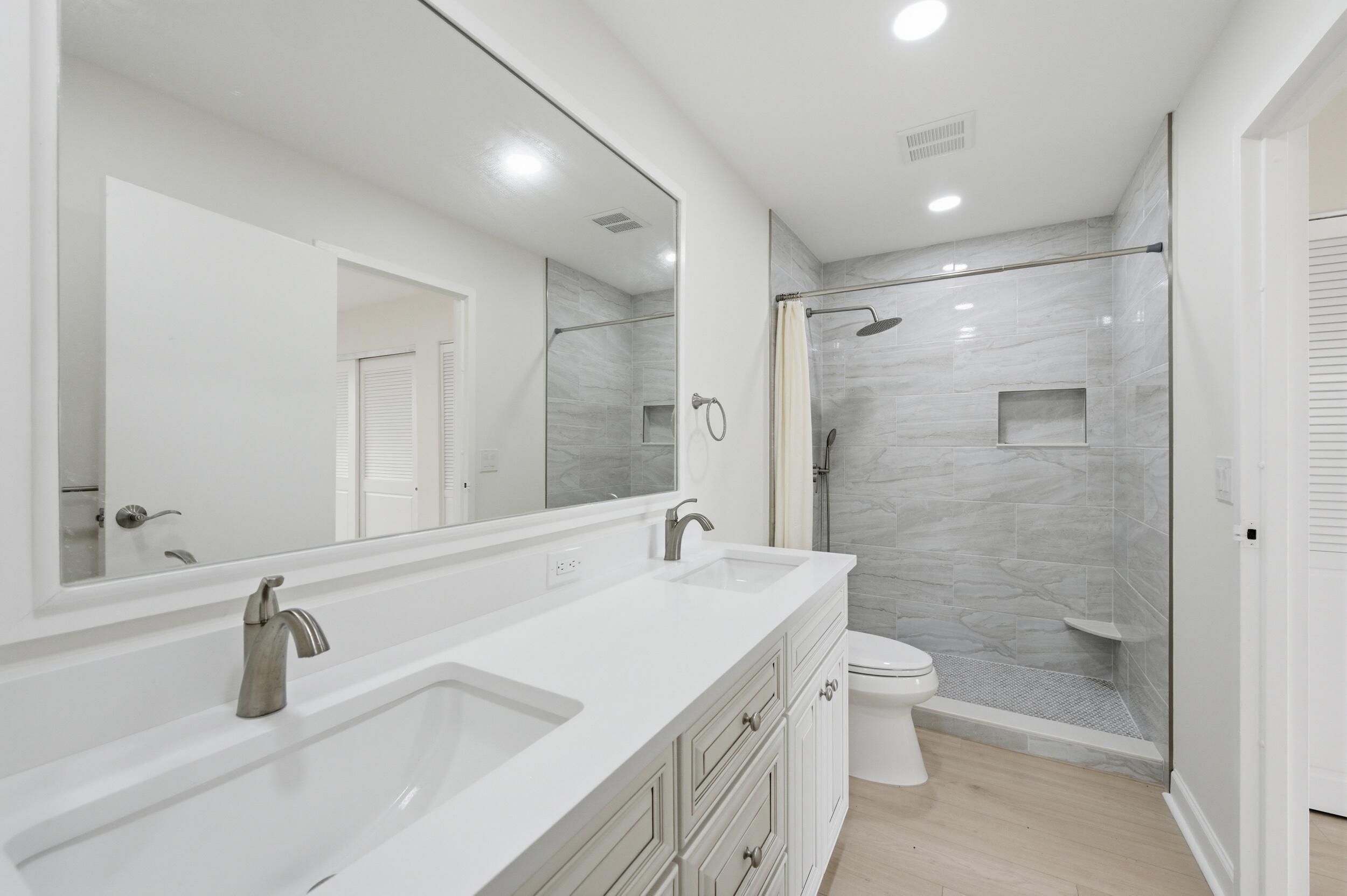 670 MONACO Court N — Photo 4