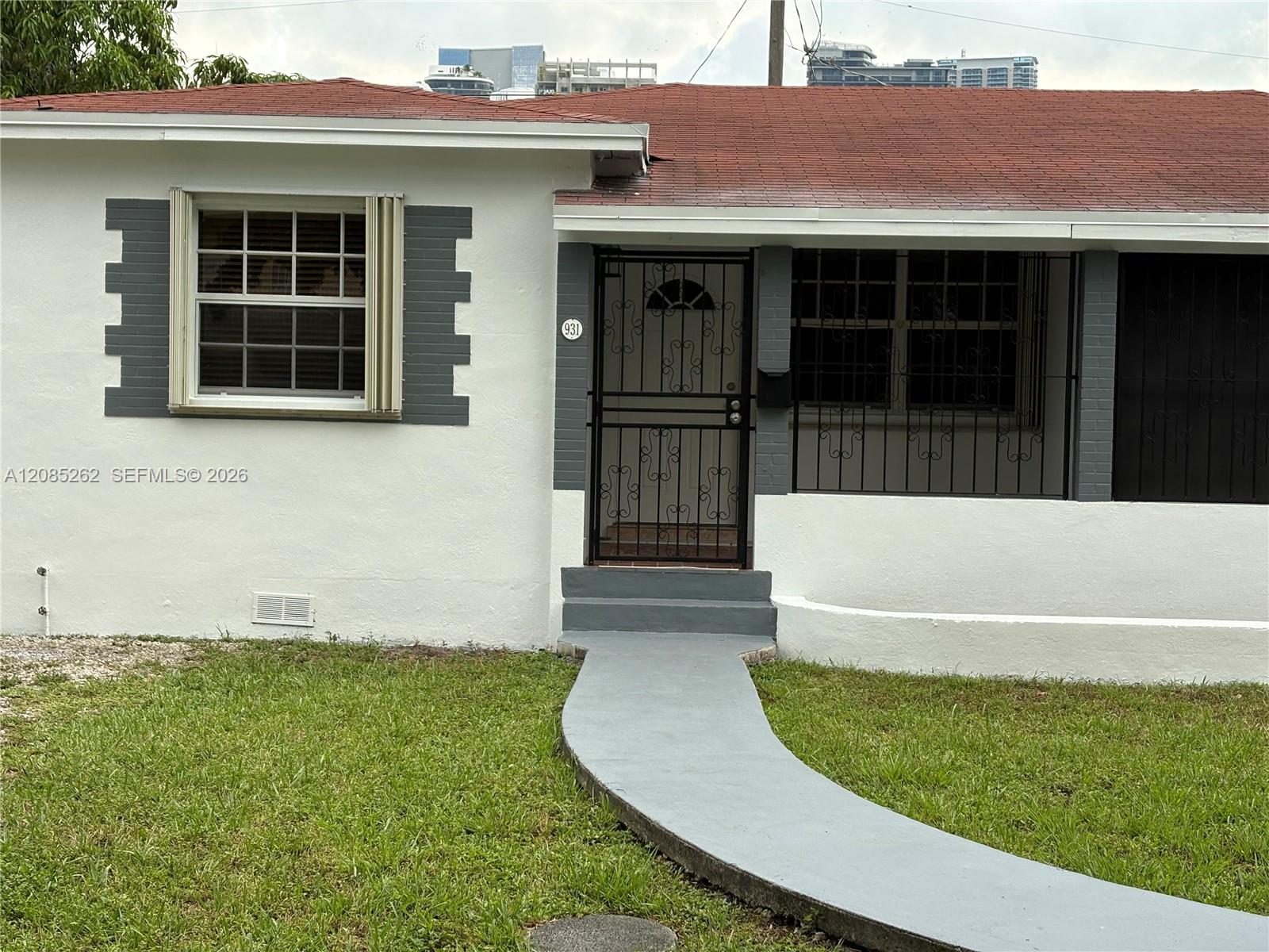 931 SW 6th Ave # 931 — Photo 4