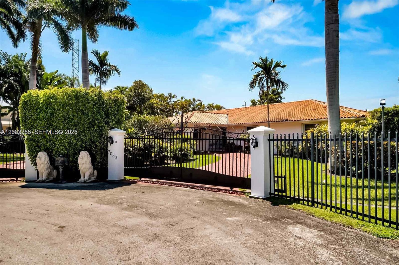 7080 SW 98th Ave — Photo 2
