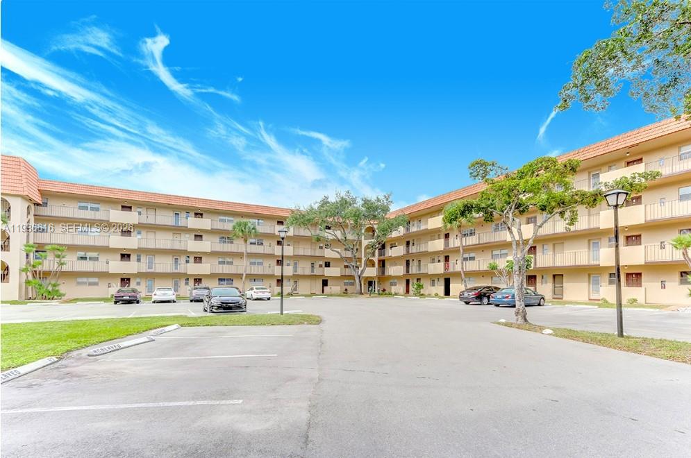 6301 N Falls Cir Dr # 313, Lauderhill FL 33319
