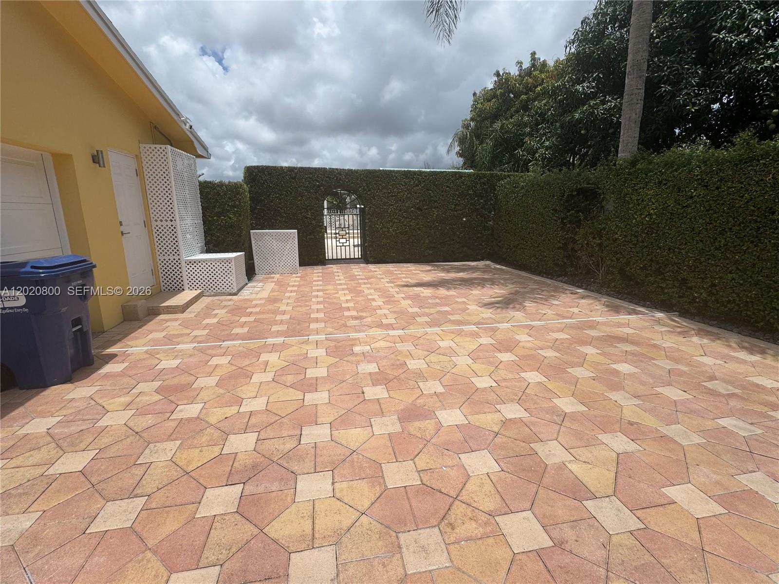 8605 SW 106th St # B, Miami FL 33156
