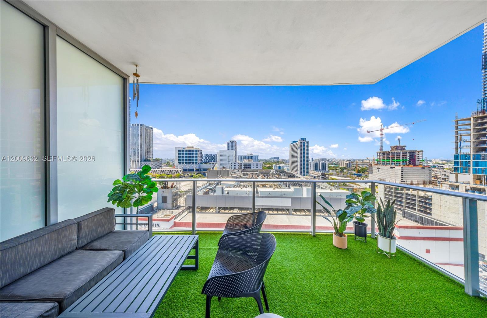 851 NE 1st Ave # 1408, Miami FL 33132