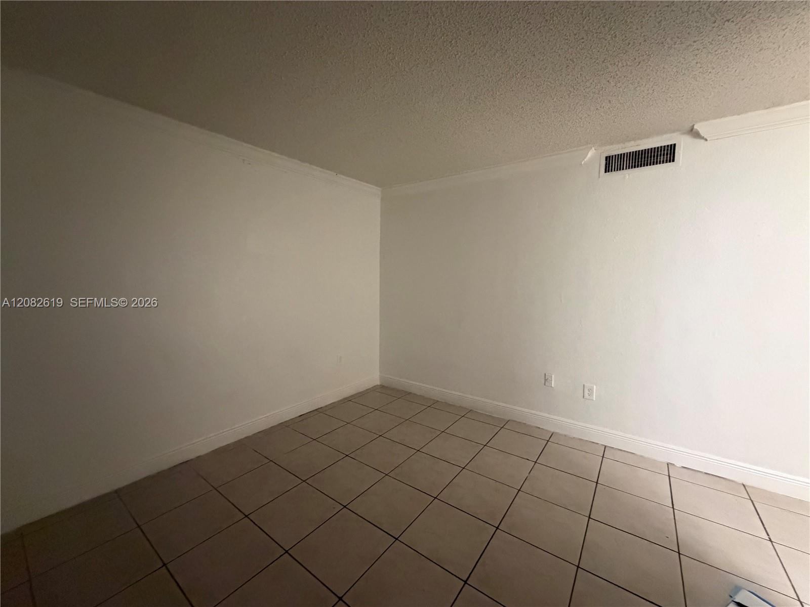 16118 NE 21st Ave # 7 — Photo 3