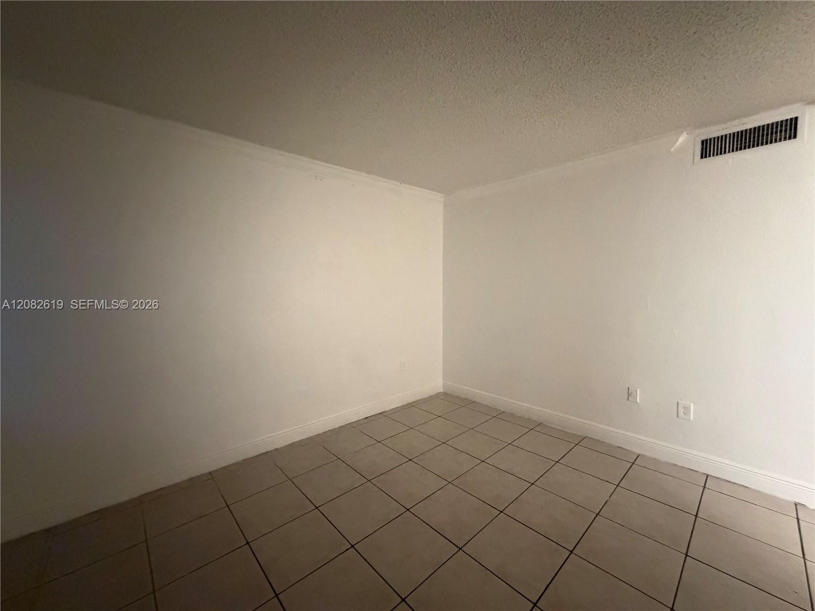 16118 NE 21st Ave # 7 — Photo 4