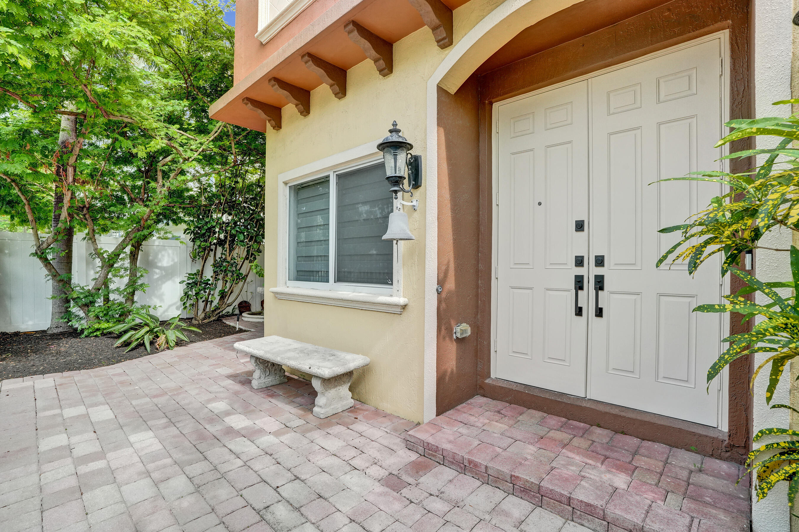 804 NE 7th Street, Fort Lauderdale FL 33304