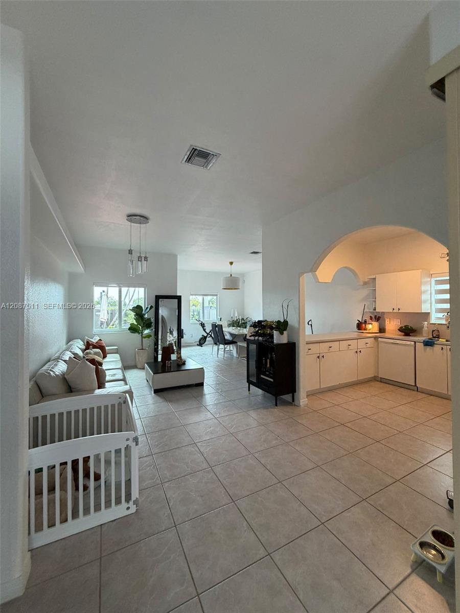 16104 SW 55th Ter — Photo 2