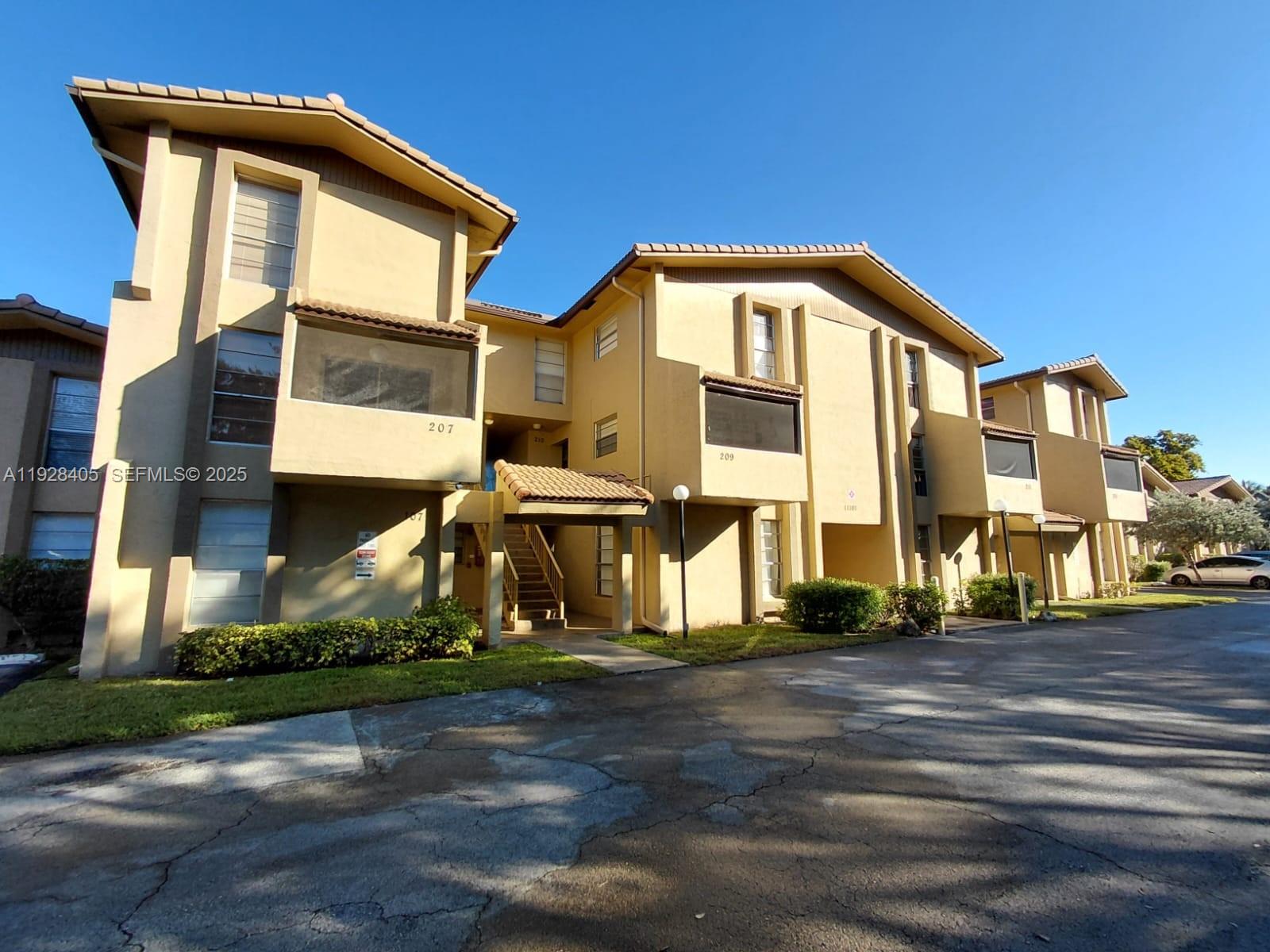 11101 Royal Palm Blvd # 208 — Photo 2