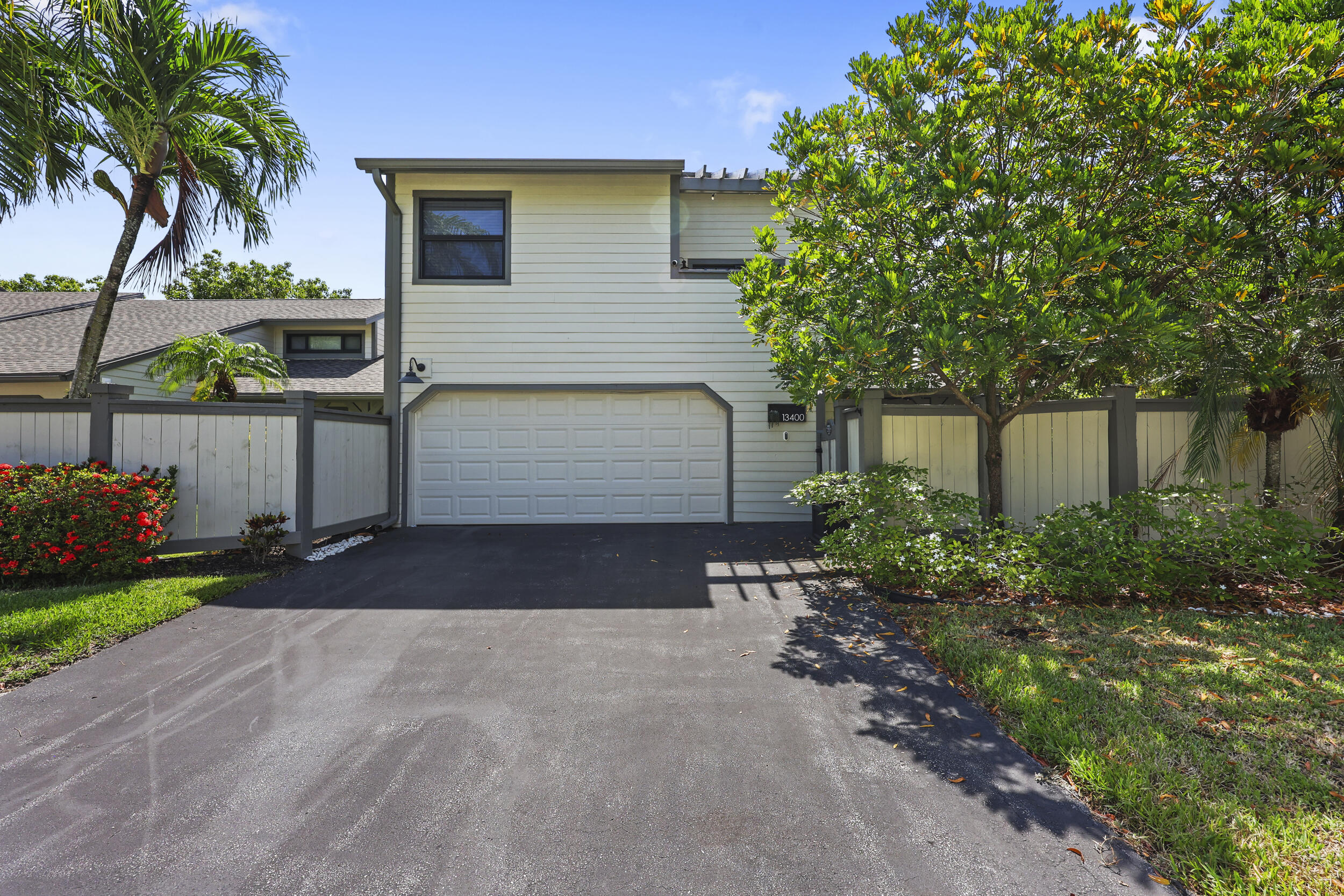 13400 Bedford Mews Court — Photo 2