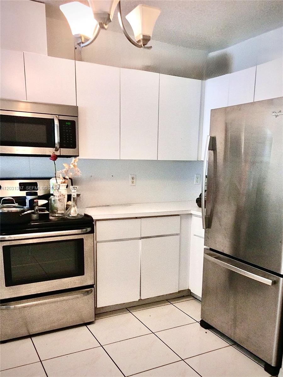 18003 SW 138th Ct — Photo 4