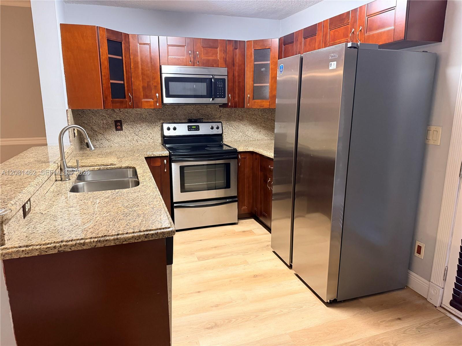 2908 S Edgehill Ln # 2908 — Photo 4