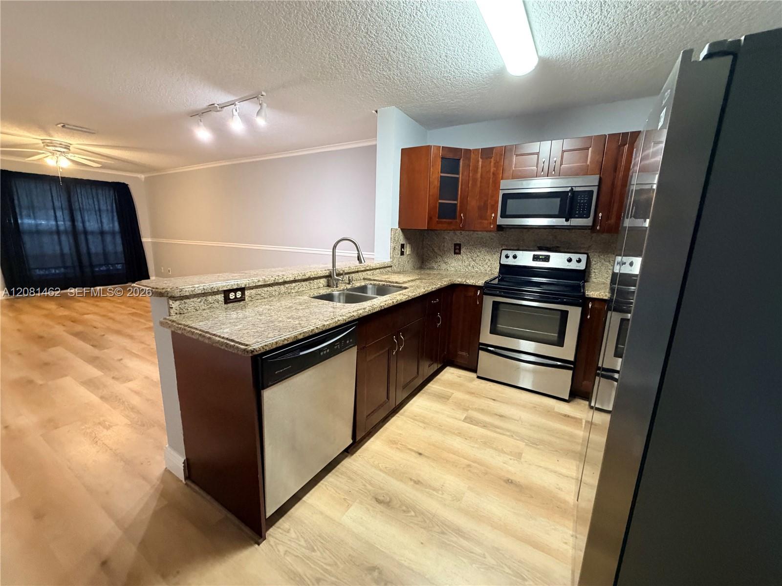 2908 S Edgehill Ln # 2908 — Photo 5