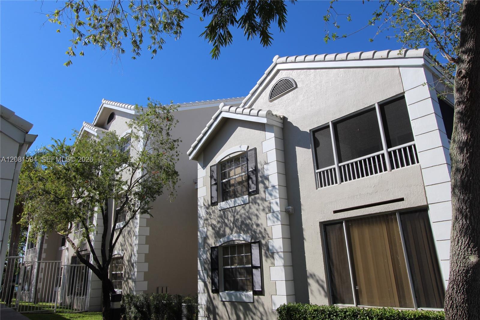 2880 N Oakland Forest Dr # 212, Oakland Park FL 33309