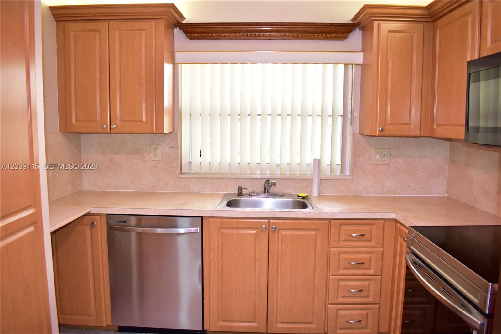 9300 Sunrise Lakes Blvd # 208, Sunrise FL 33322