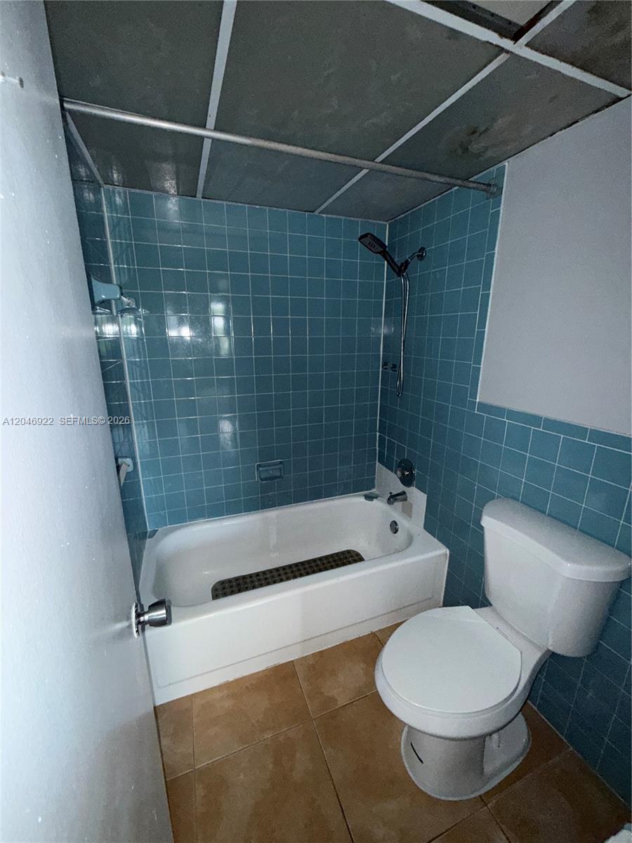 6960 Miami Gardens Dr # 431A — Photo 3