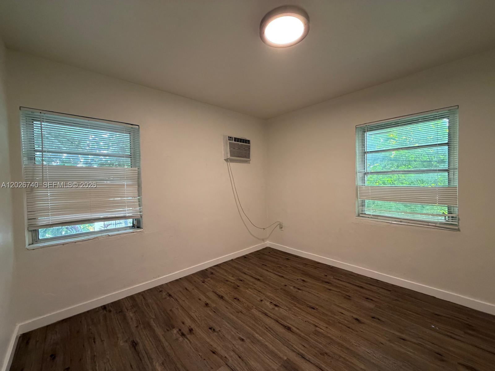 535 SW 7th St # 4 View 9