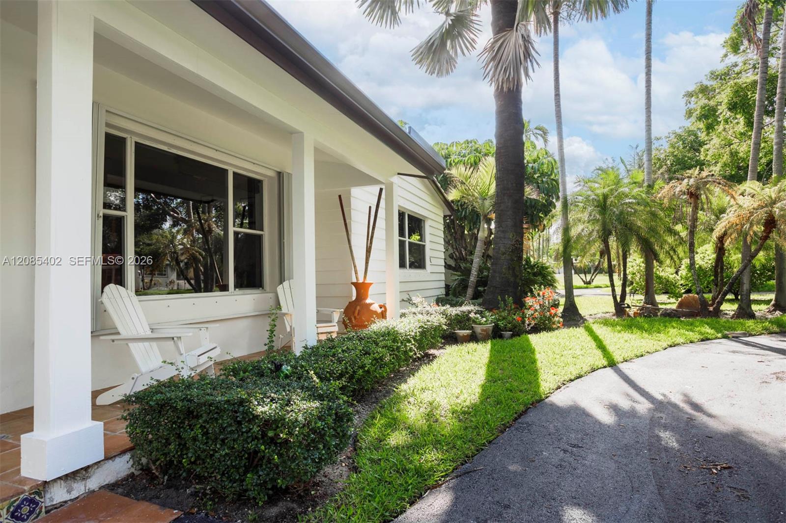 921 Alava Ave — Photo 3