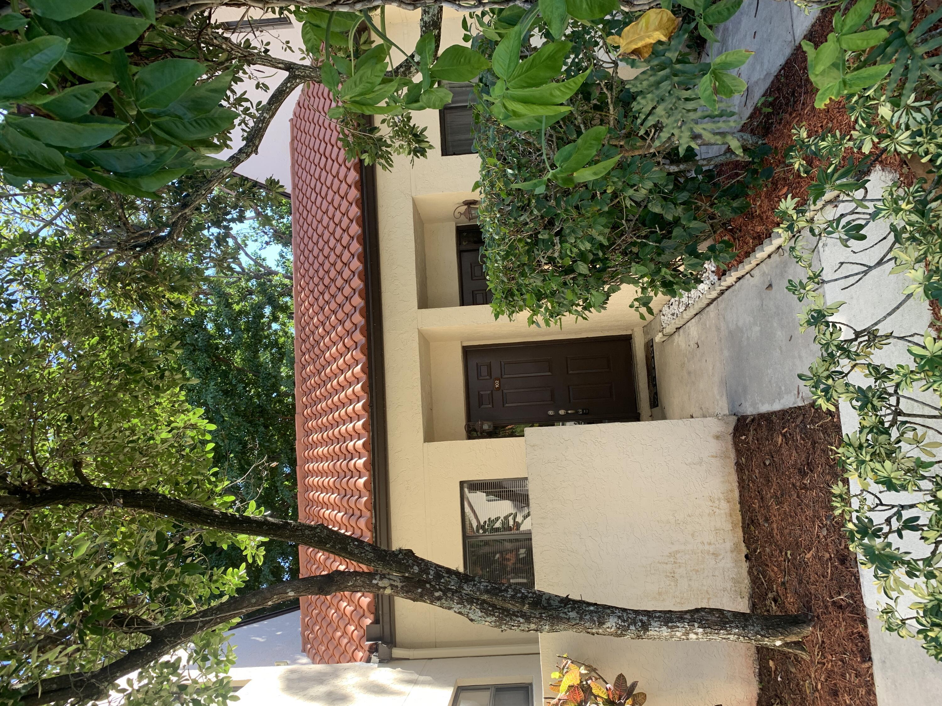 12 Via De Casas Sur # 102, Boynton Beach FL 33426