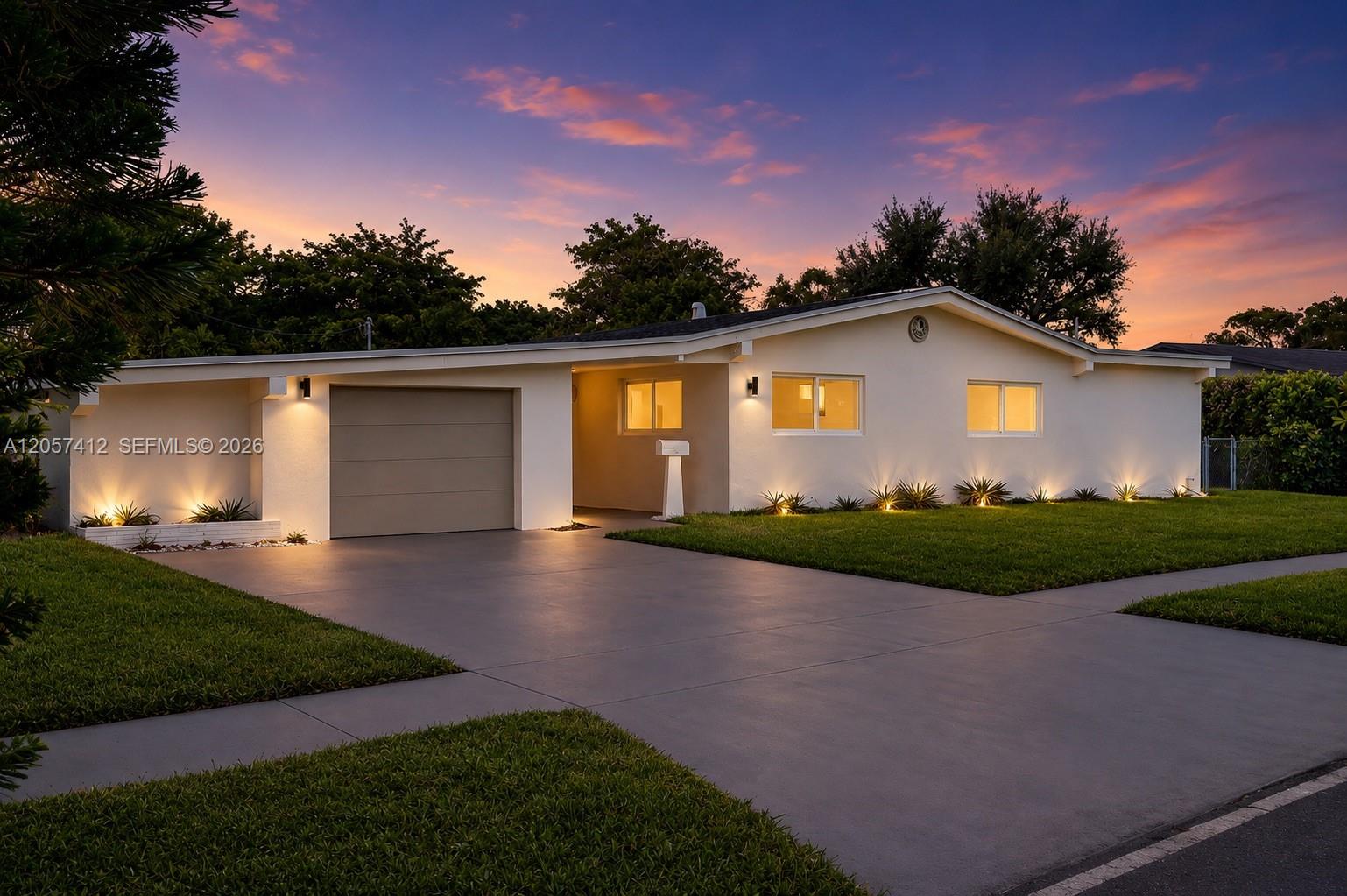 5715 Jackson St, Hollywood FL 33023