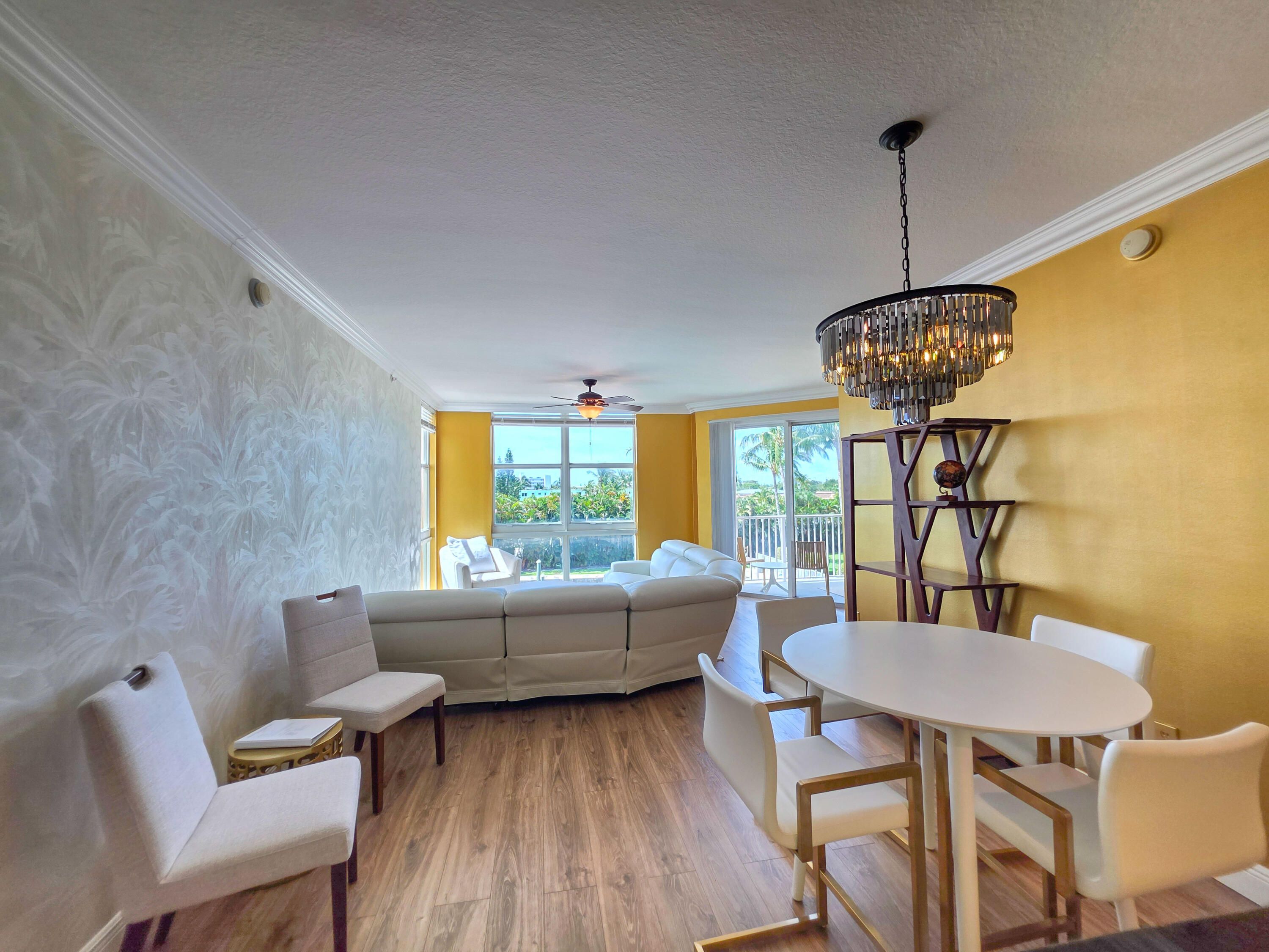 806 E Windward Way # 323 — Photo 2