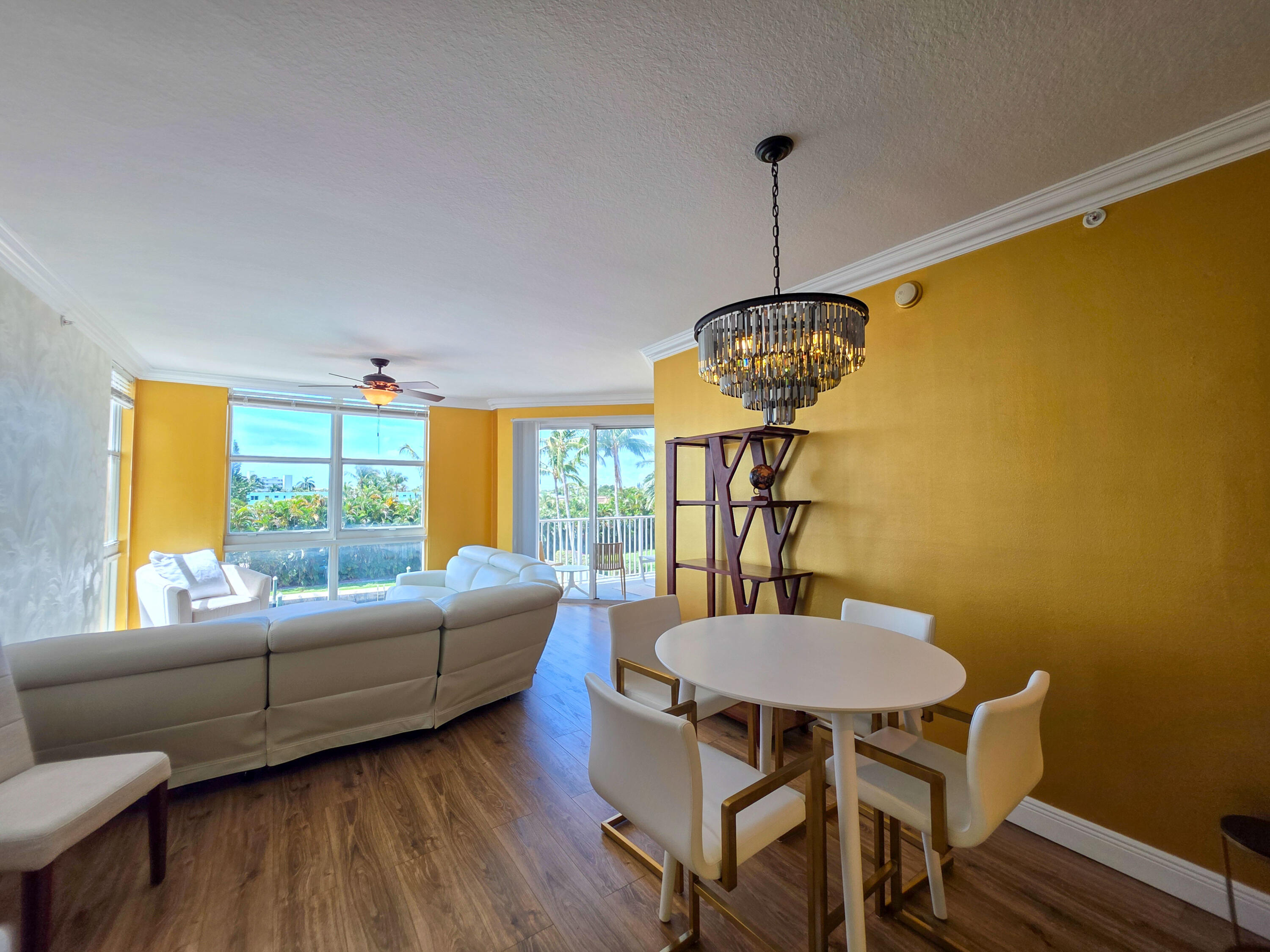 806 E Windward Way # 323 — Photo 3