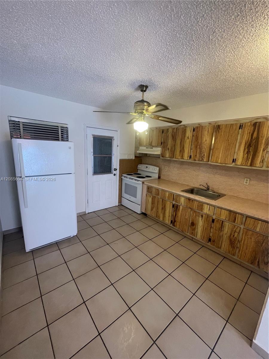 1529 SW 2nd St # 1529 — Photo 5
