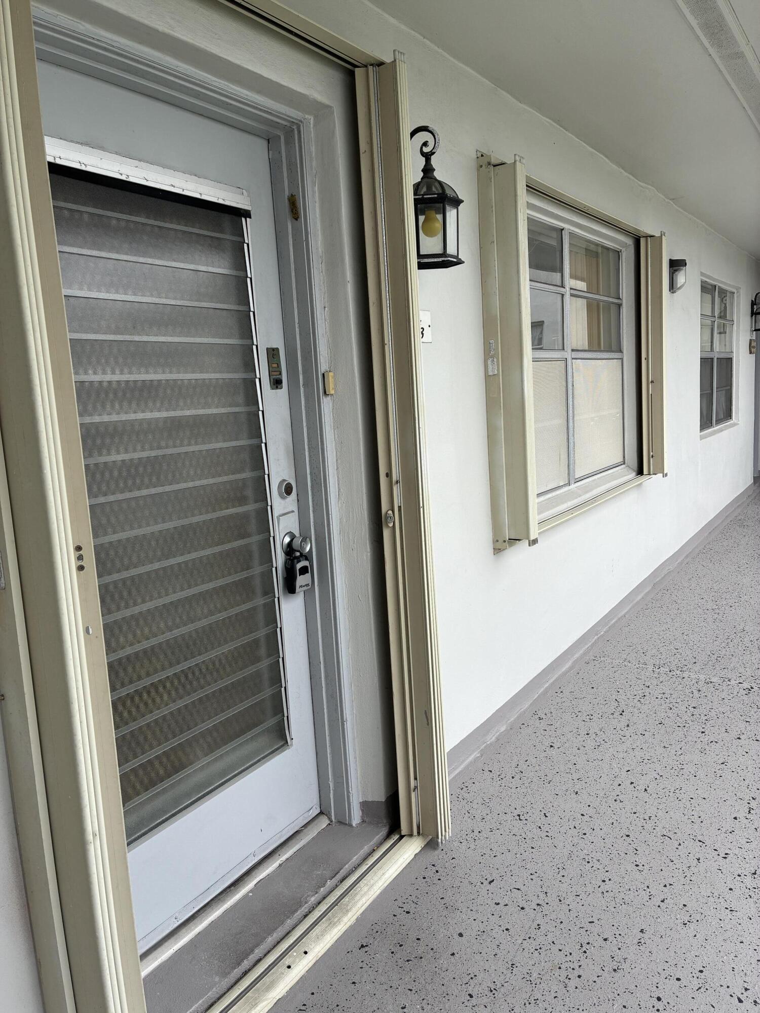 574 Burgundy L # 574 — Photo 3