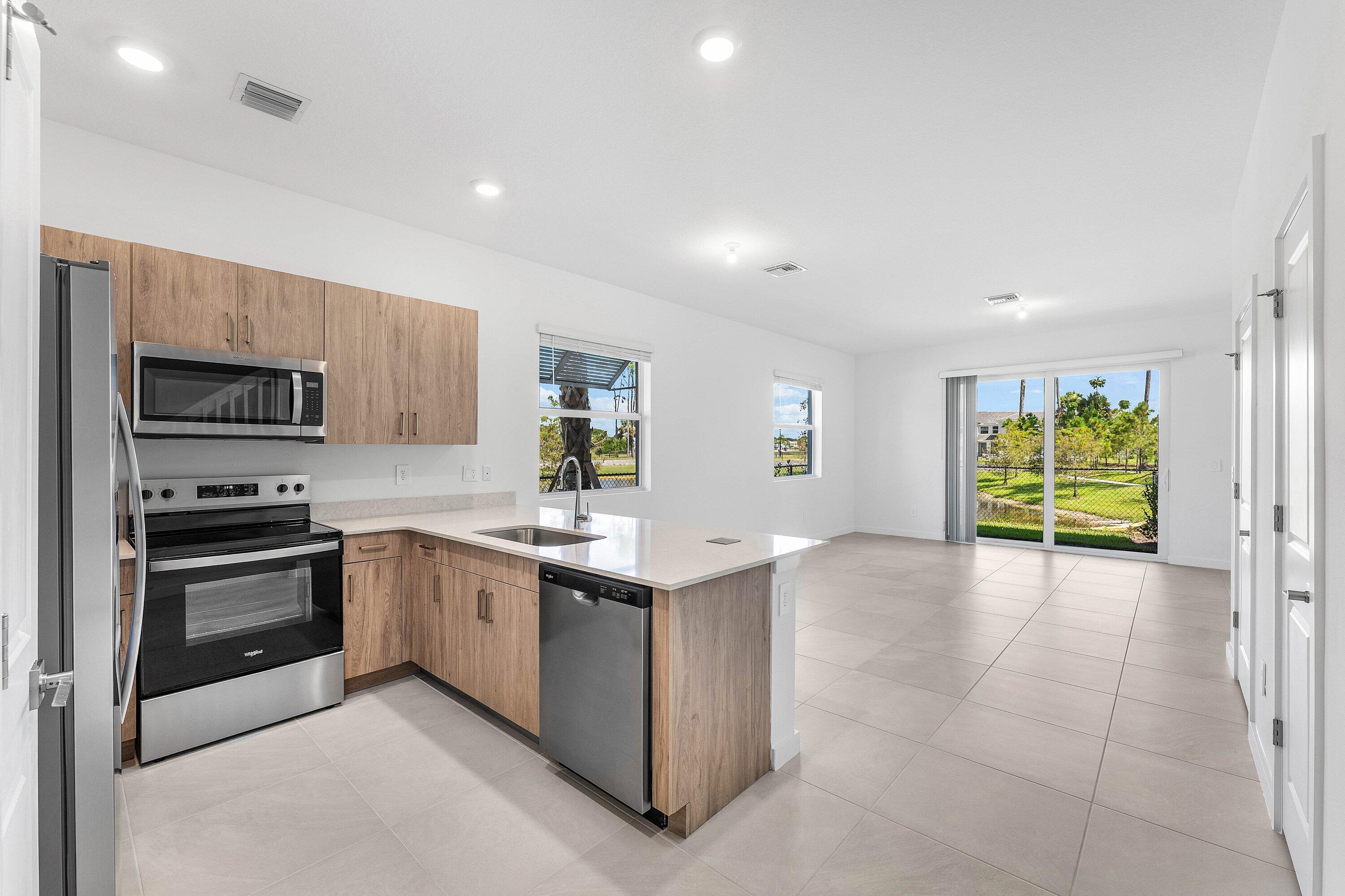 157 LAKESIDE LANDING Court — Photo 4