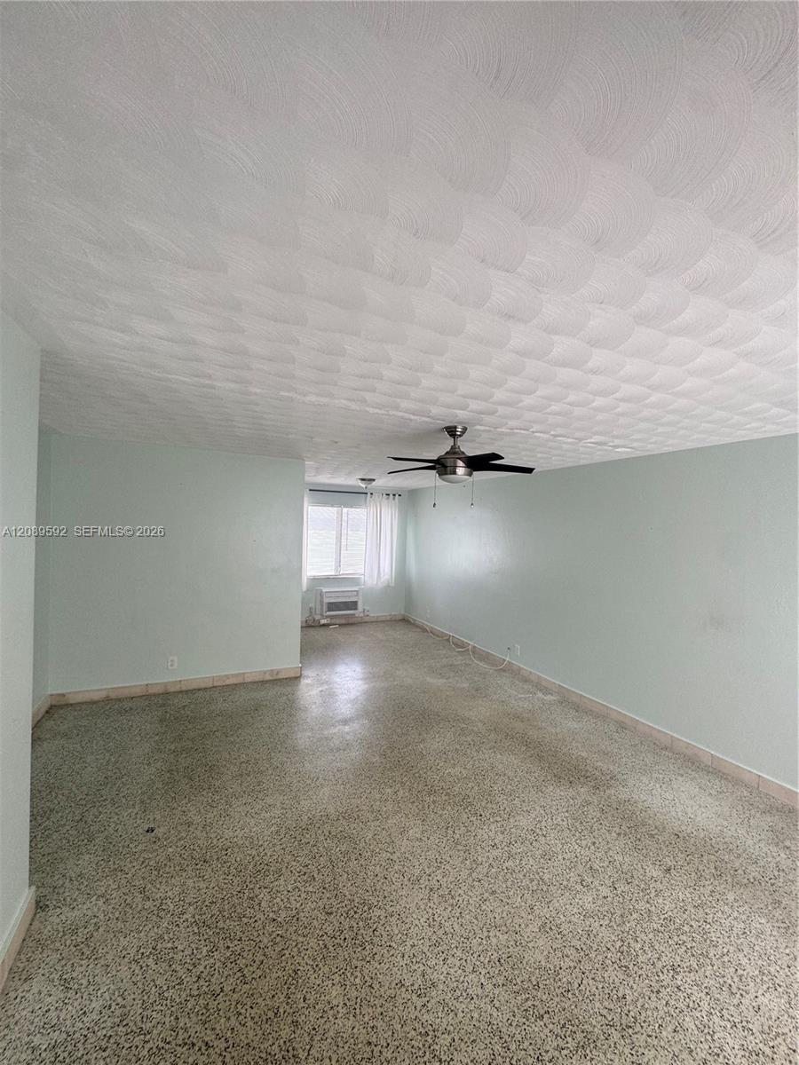 2716 NE 32nd St # 5 — Photo 5