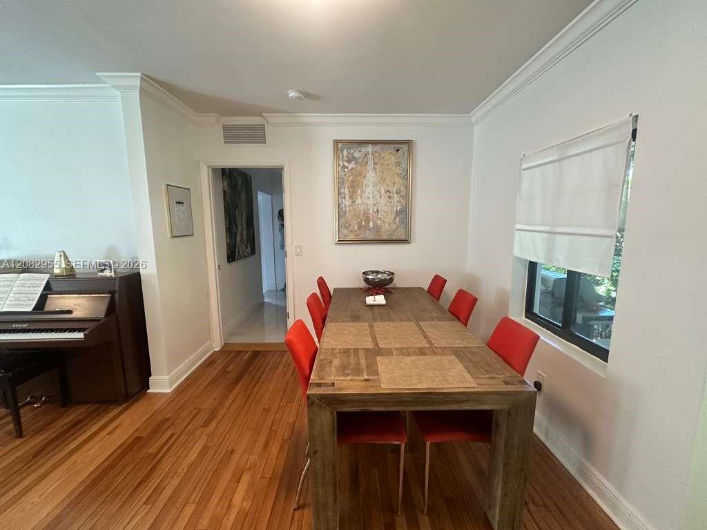 1105 Cortez St — Photo 5