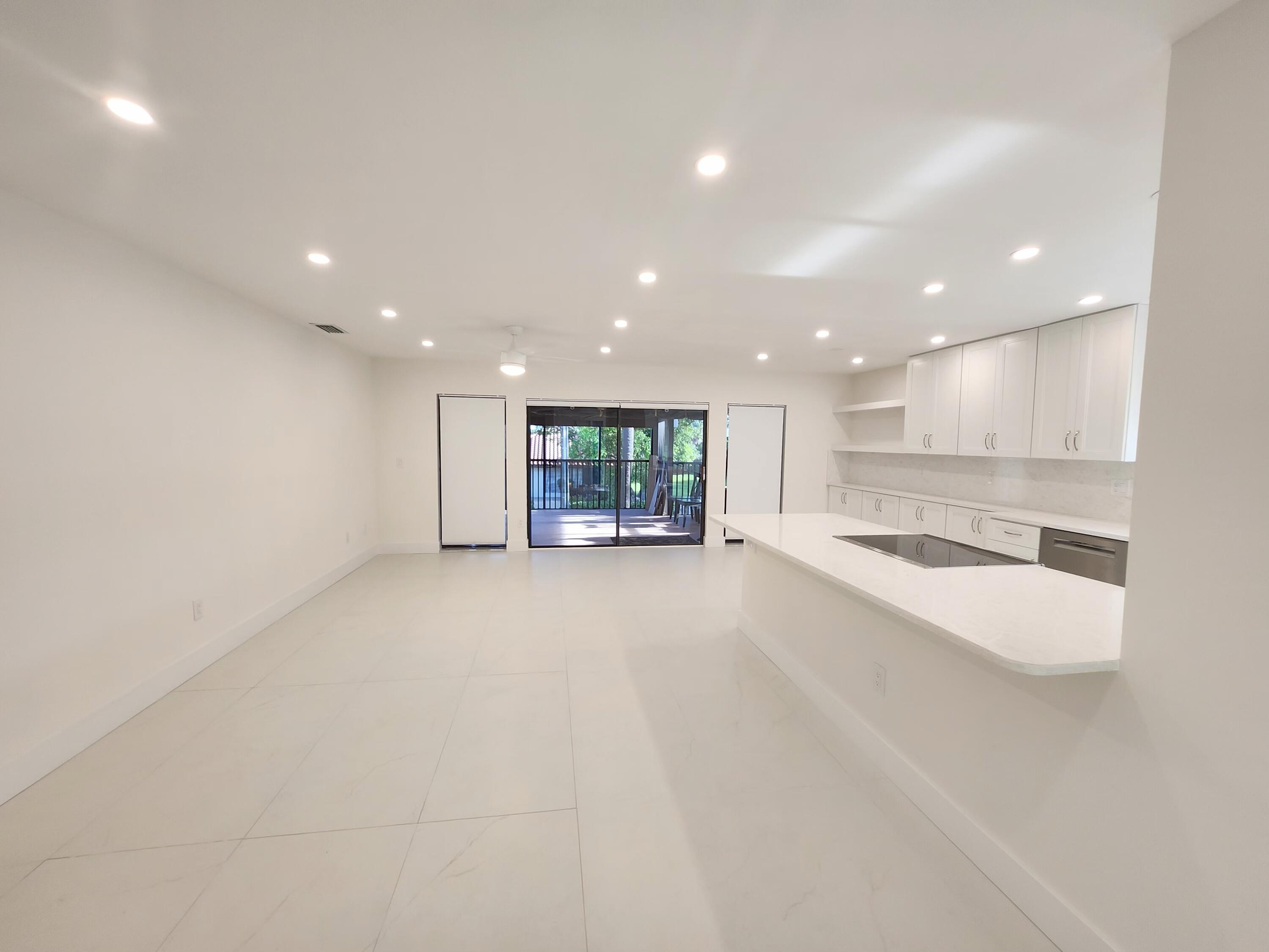 30 PELICAN POINTE Drive # 201 — Photo 3