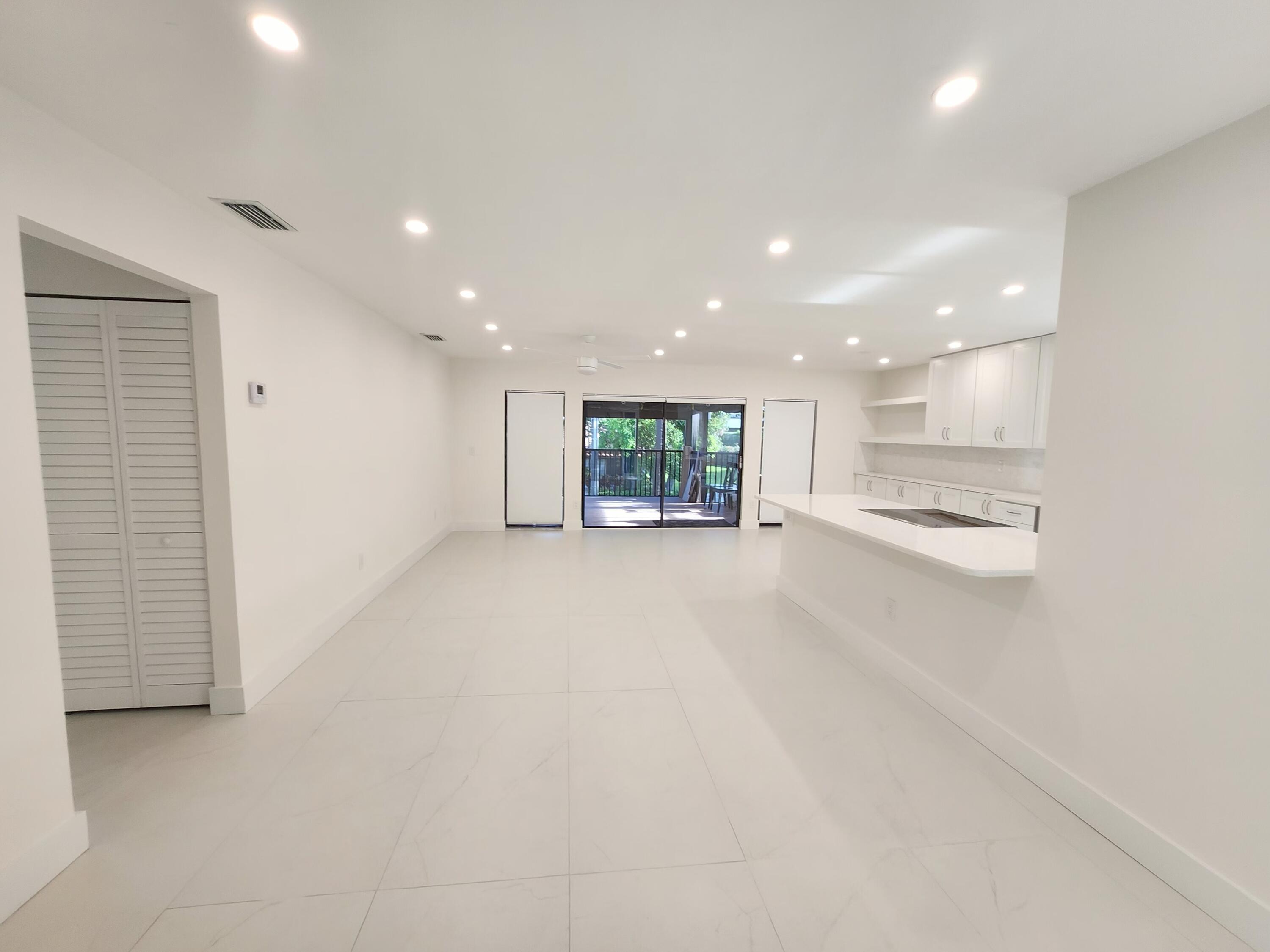 30 PELICAN POINTE Drive # 201 — Photo 4