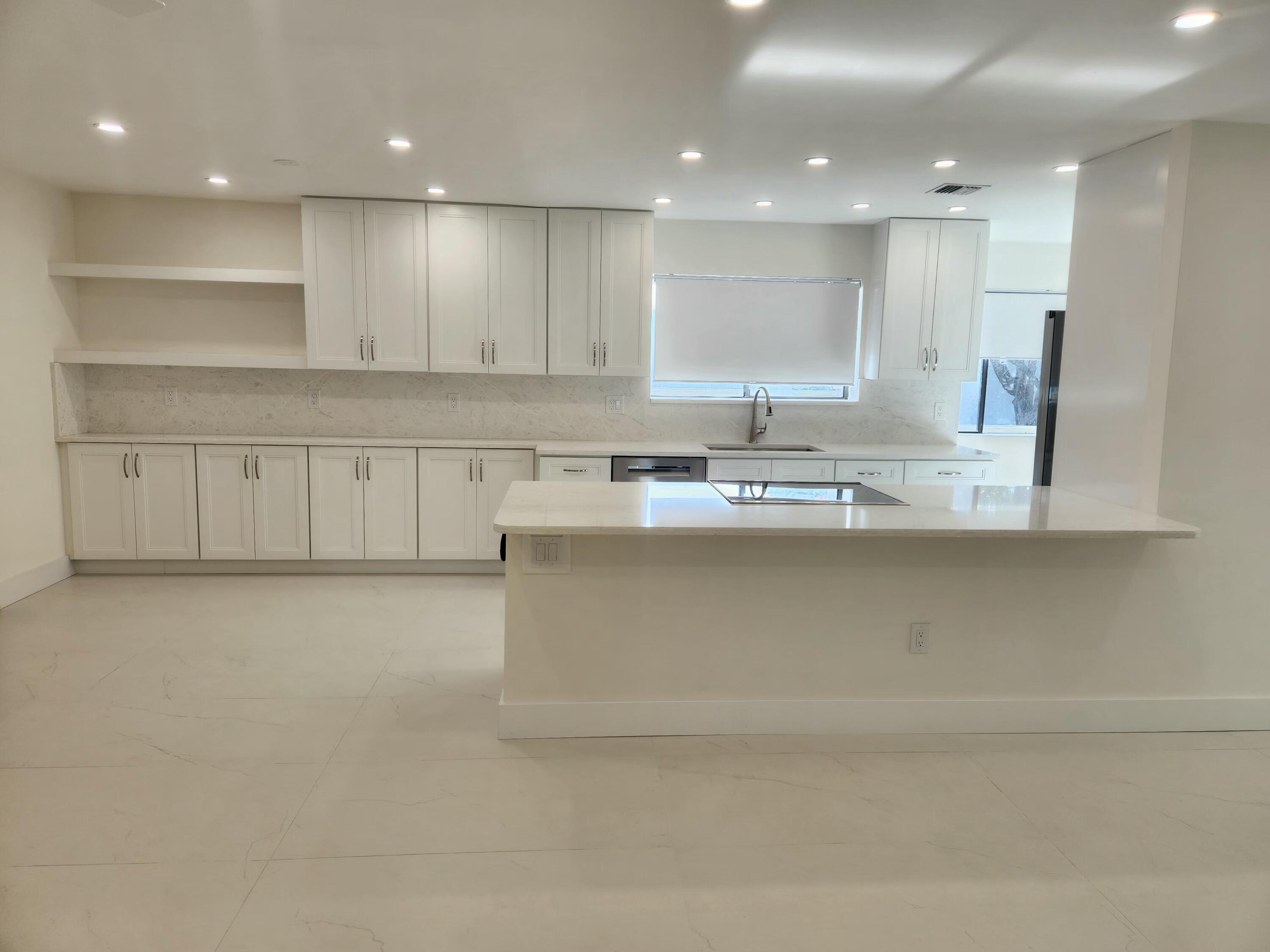 30 PELICAN POINTE Drive # 201 — Photo 5
