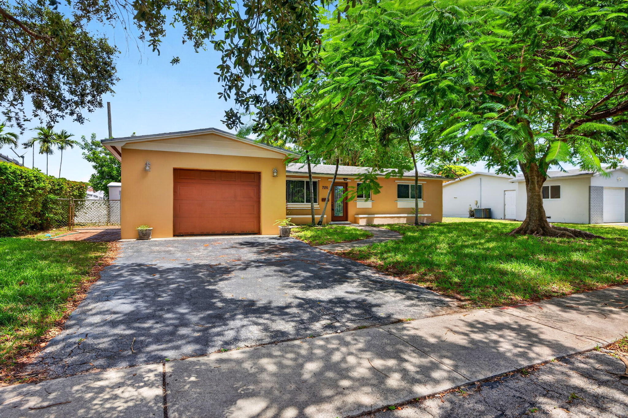 7151 SW 5th Court — Photo 2