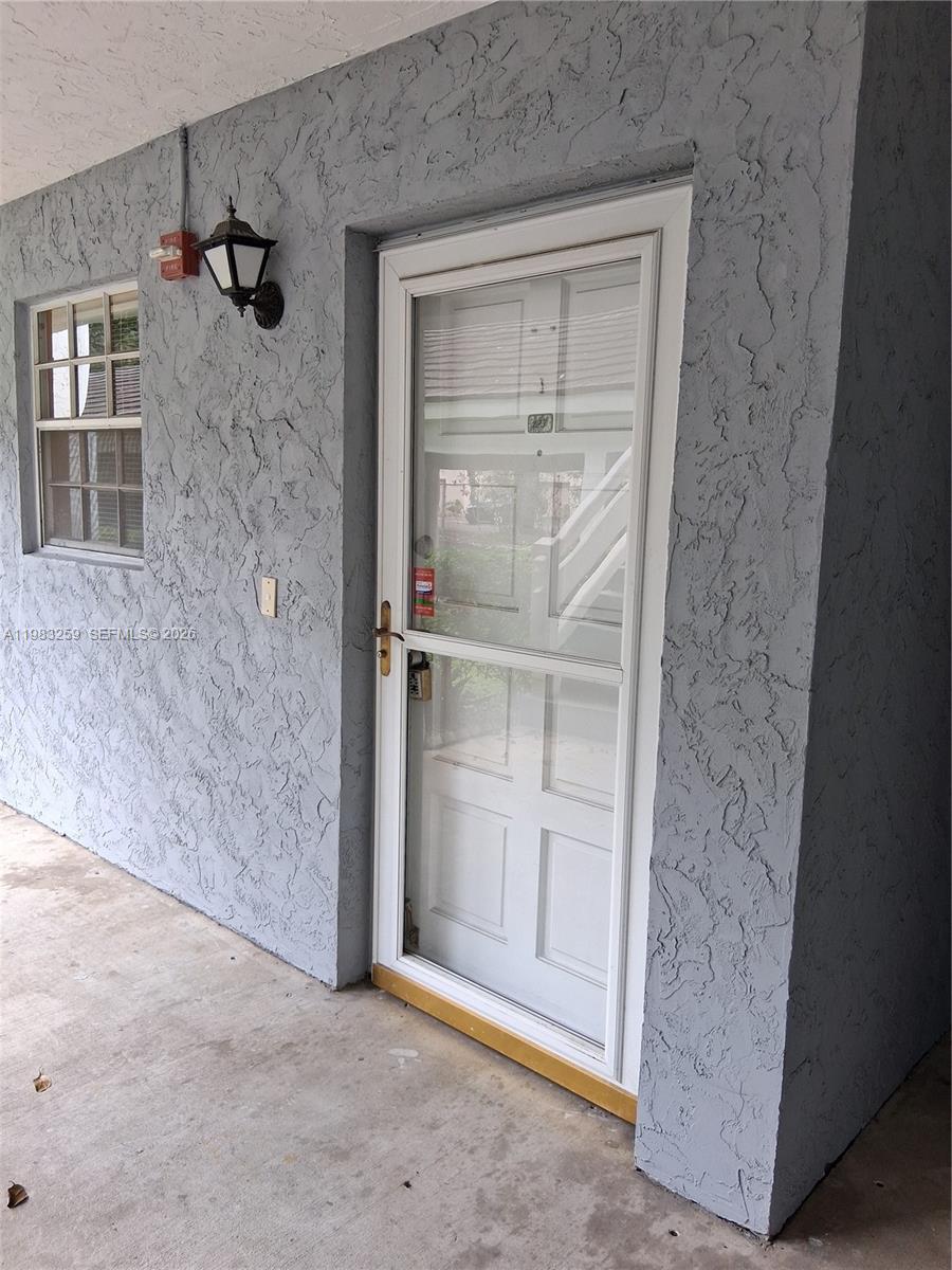 7556 Stirling Rd # 123, Davie FL 33024