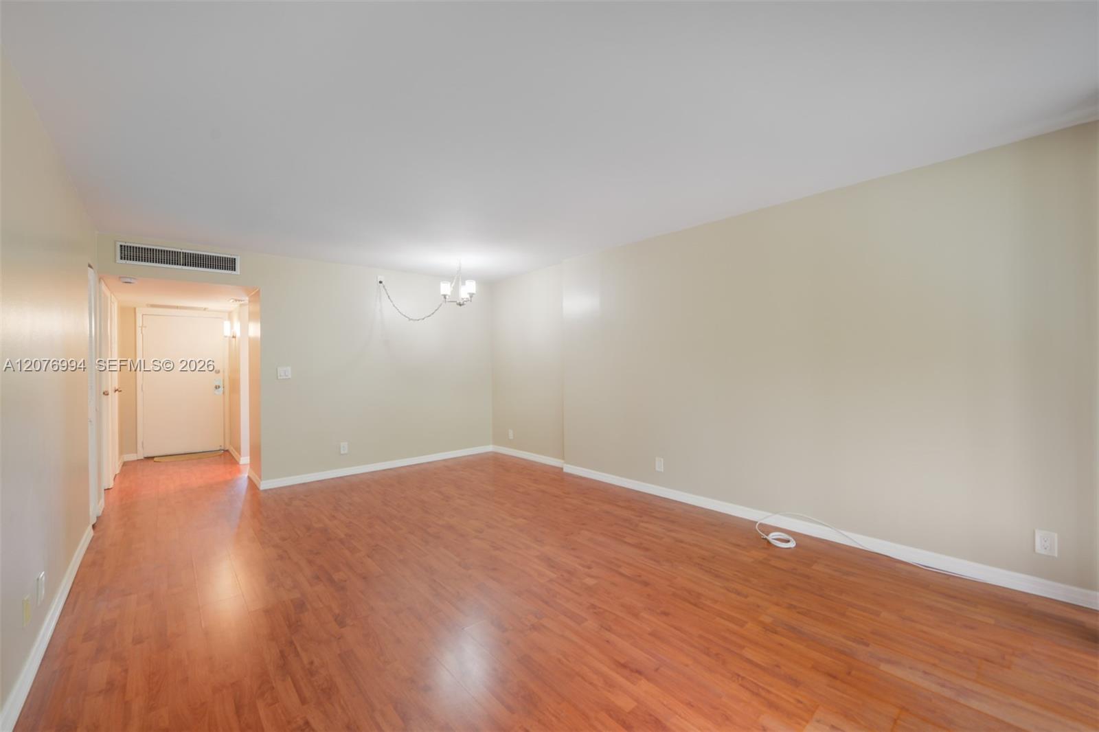 20500 W Country Club Dr # 406 — Photo 4