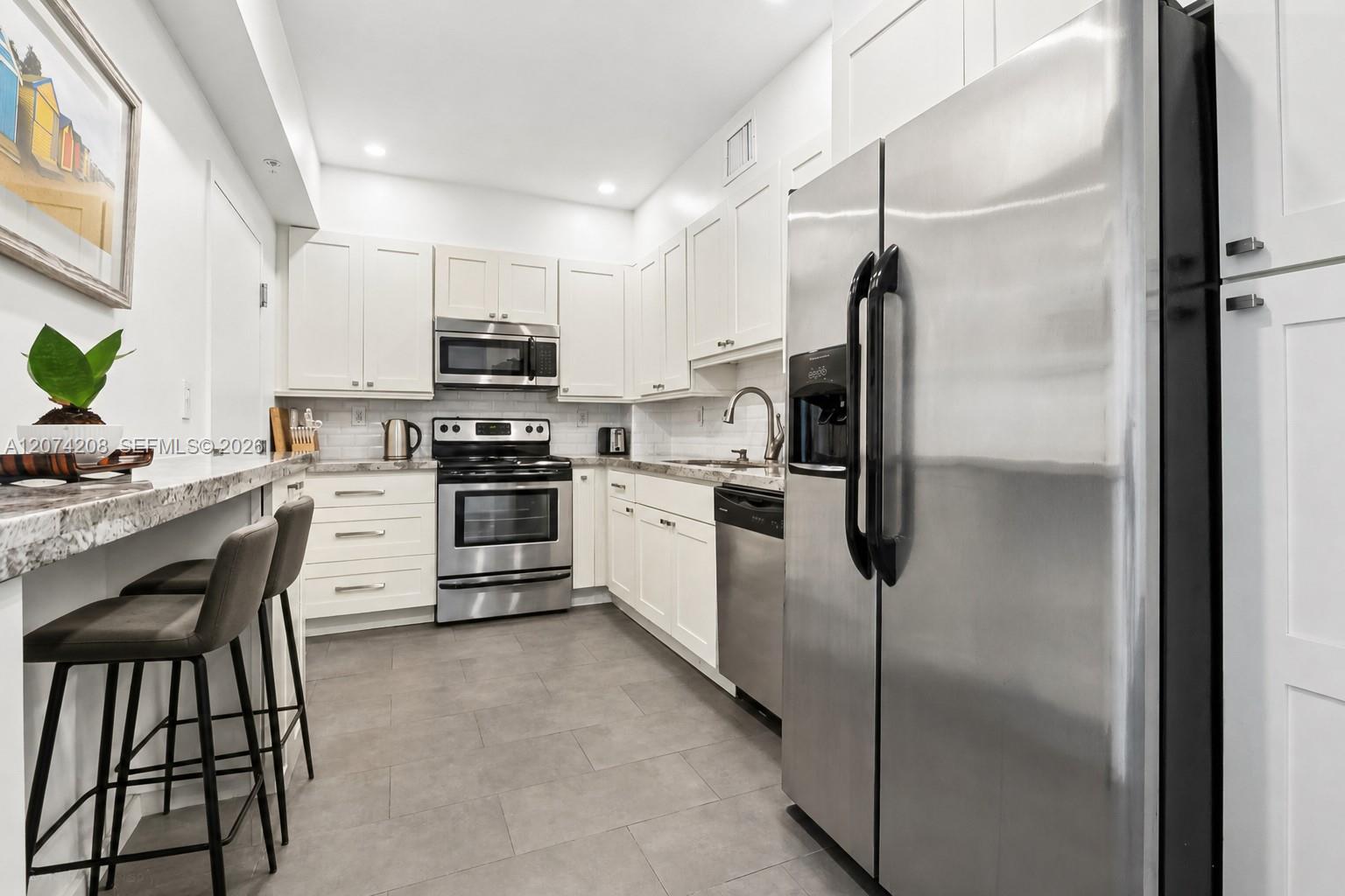 Eat-In Kitchen