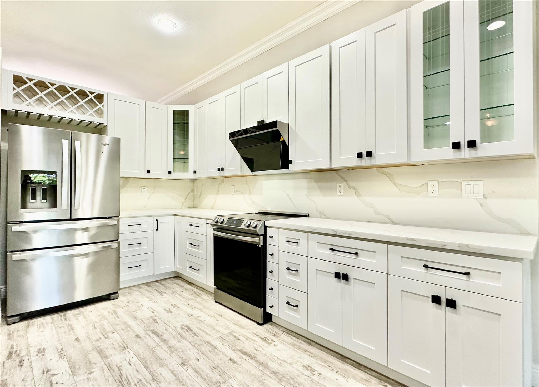4109 W WHITEWATER Avenue — Photo 2