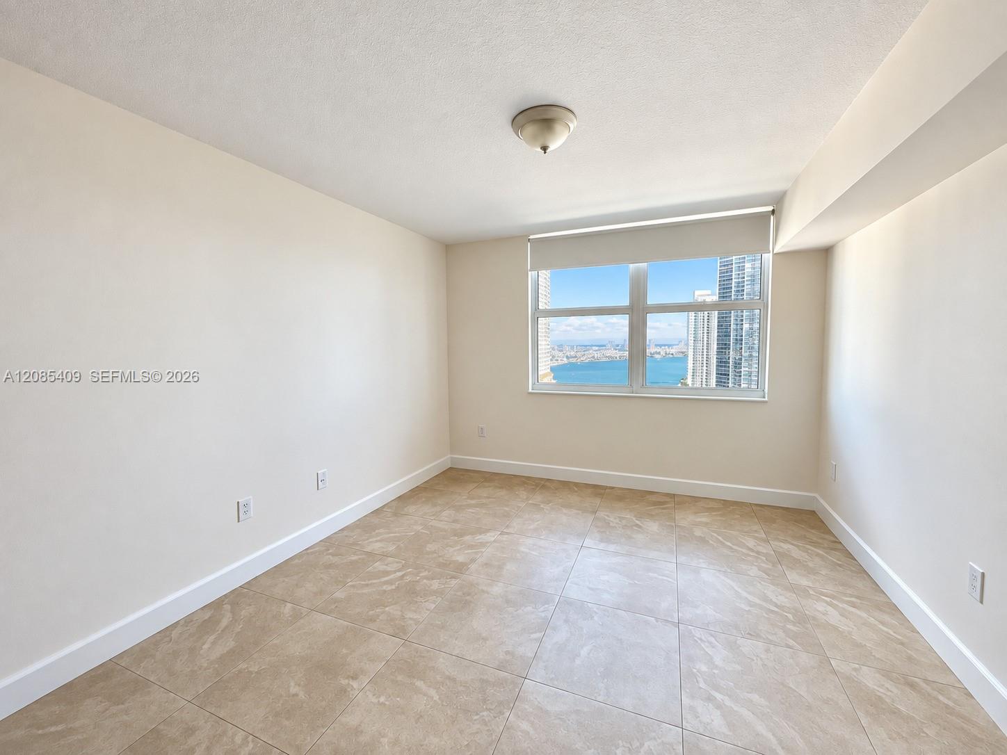 31 SE 5th St # 2808 — Photo 5