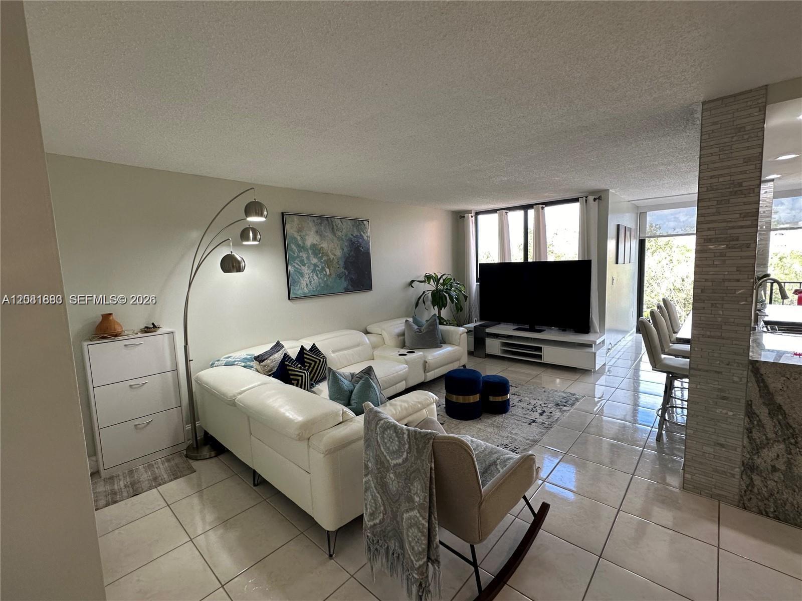 9410 W Flagler St # 410 — Photo 2