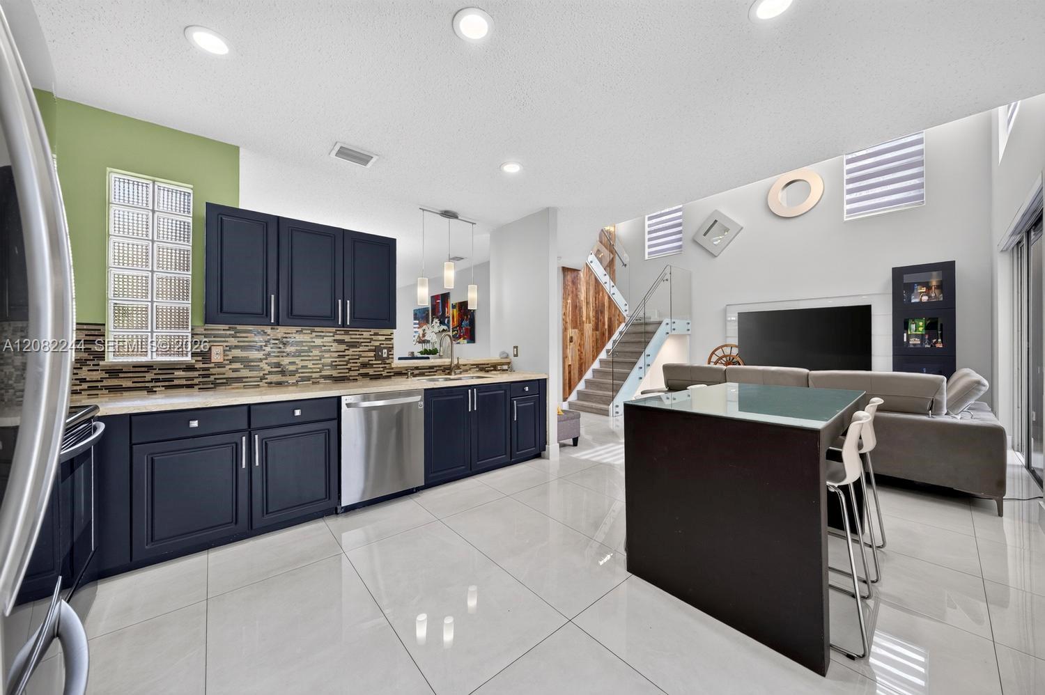 5093 SW 153rd Ter — Photo 3