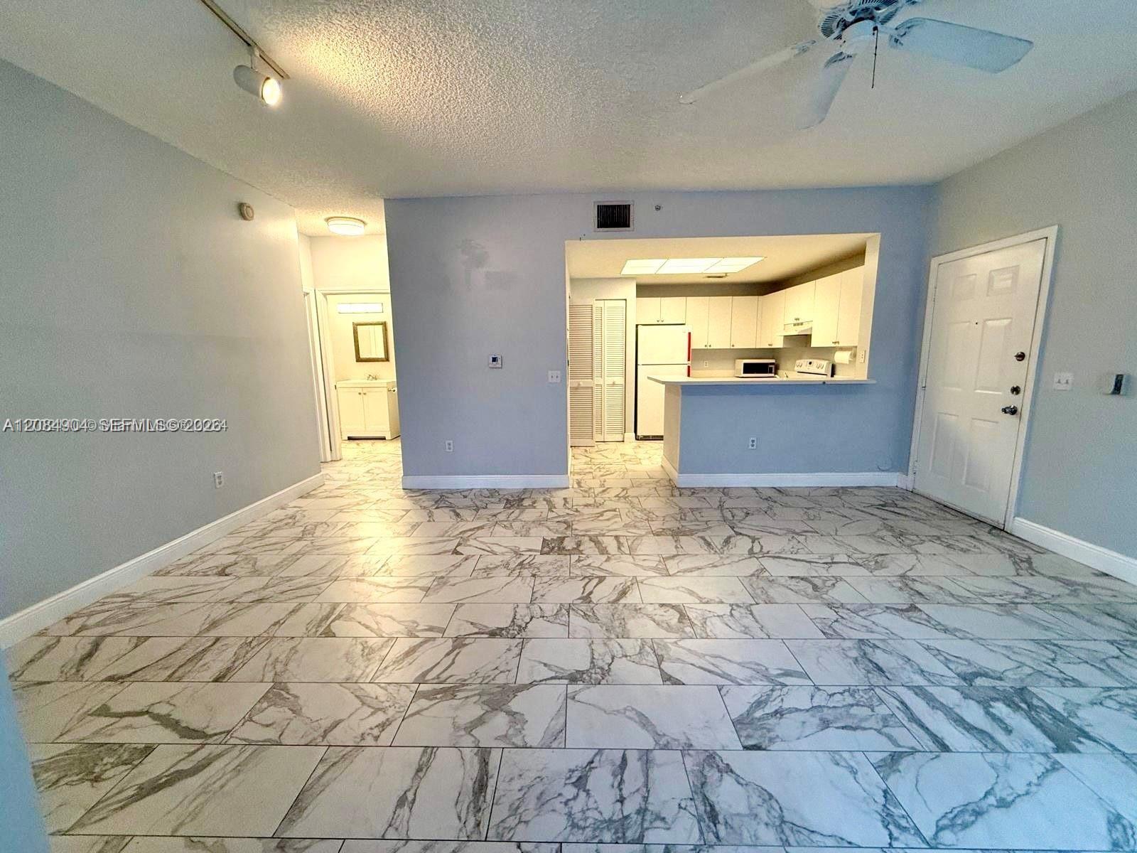 2015 SE 10th Ave # 127 — Photo 5