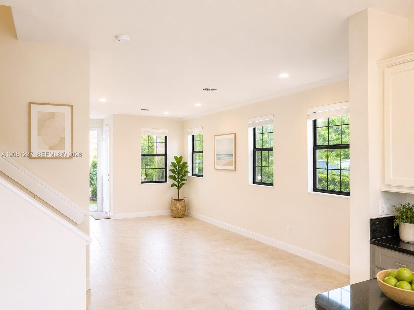 103 Gramercy Square Dr — Photo 4