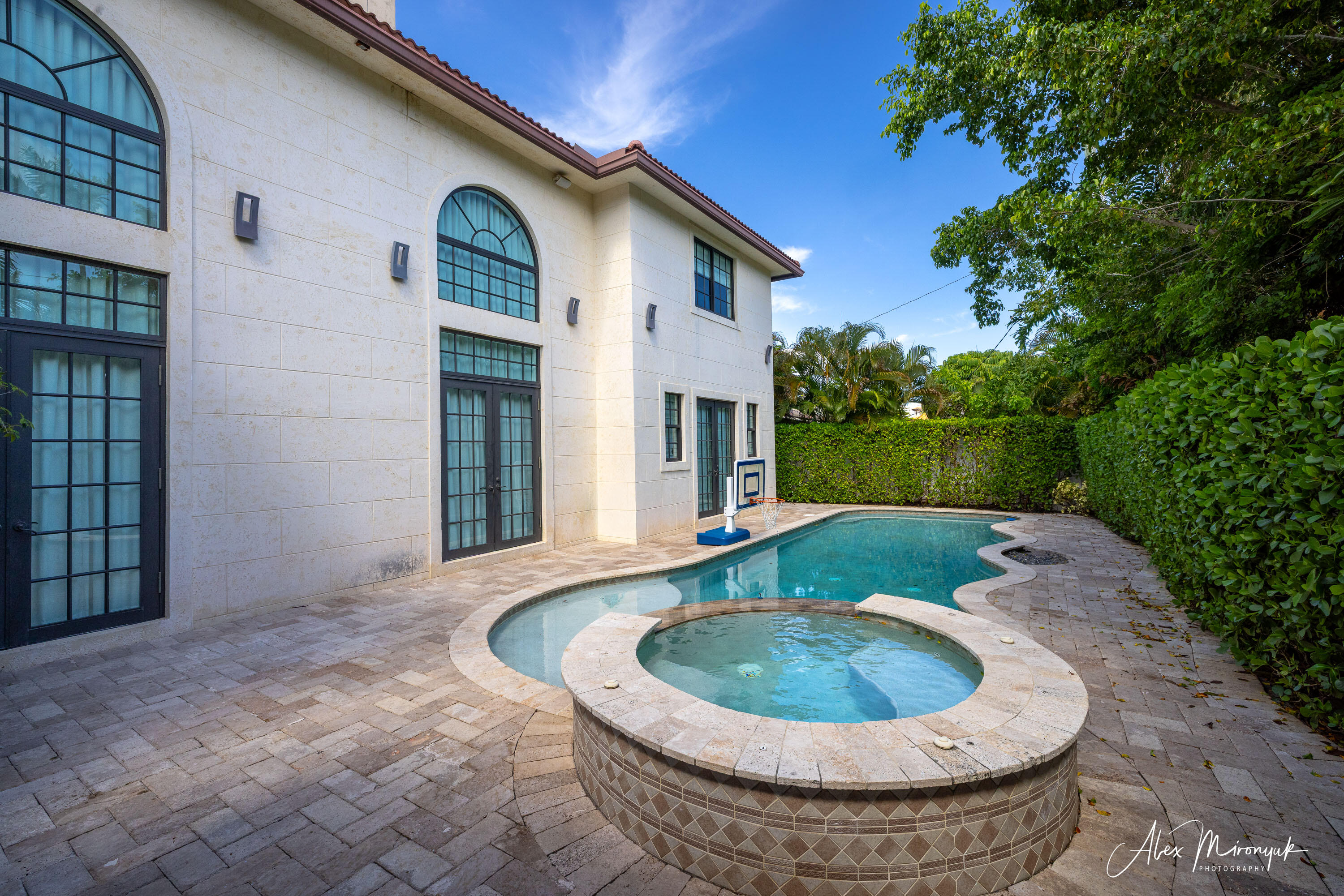 2808 NE 20th Court — Photo 4