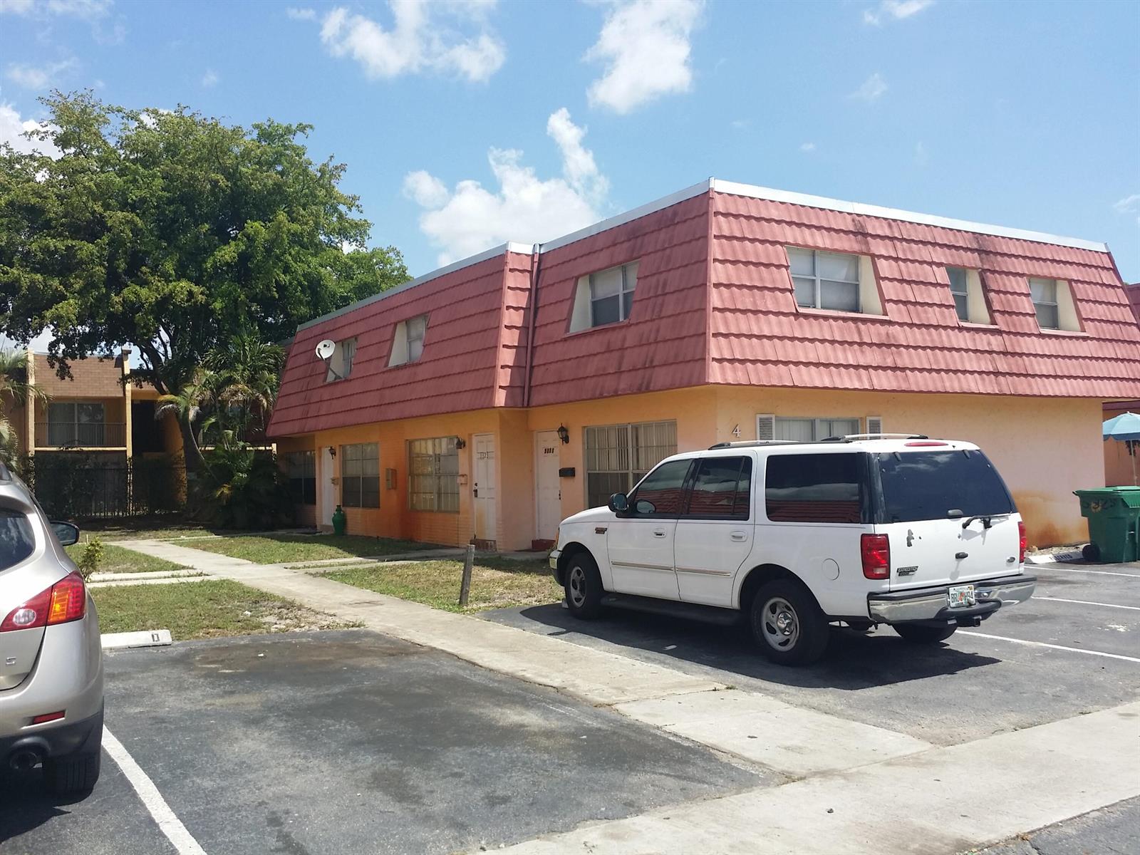 5323 NW 27TH Street # B4, Lauderhill FL 33313
