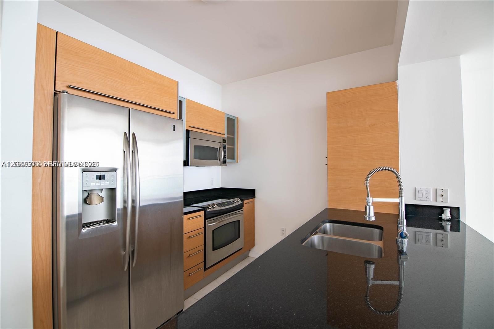 950 Brickell Bay # 703 — Photo 2