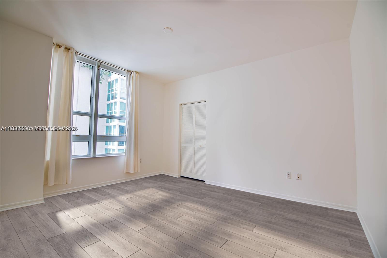 950 Brickell Bay # 703 — Photo 4