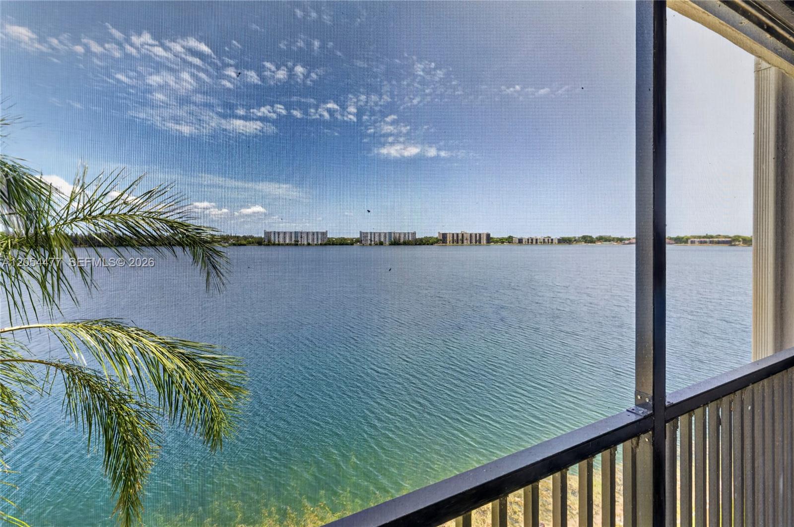 117 Lake Emerald Dr # 408 — Photo 3
