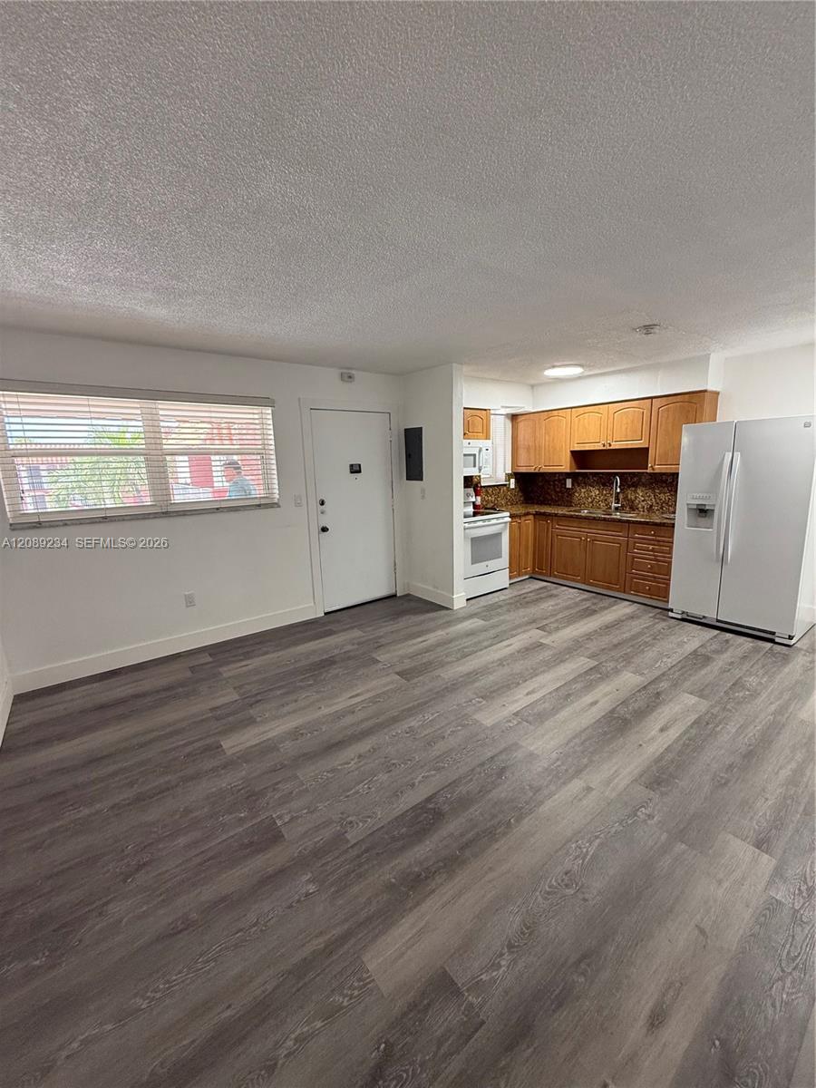 2385 NW 11th St # C31 — Photo 3